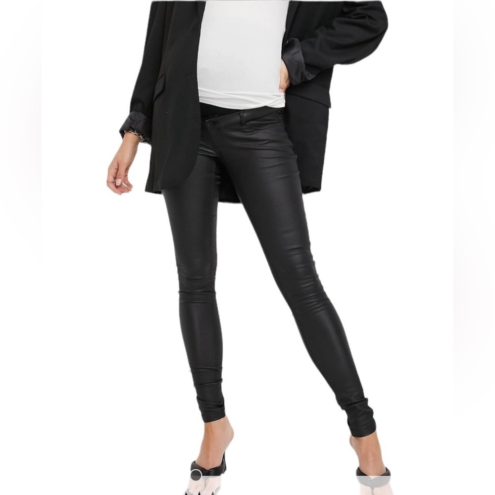 Mama Licious MATERNITY COATED SKINNY JEANS IN BLACK - Picture 7 of 14